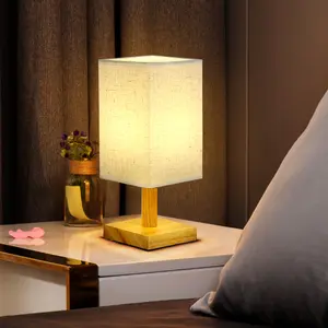Lampu meja dekoratif Nordik kayu polos, kamar tidur samping tempat tidur lampu malam Led Plug-In hemat energi