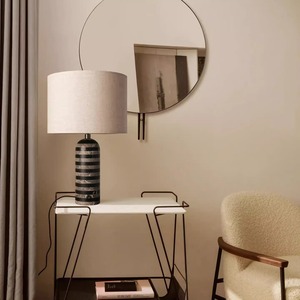 Lampe de table à base en marbre rayé noir et blanc, source lumineuse LED, ampoule E27, commande par interrupteur, lampe de bureau décorative minimaliste - Product Image 4