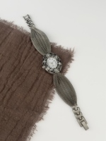 Montre-bracelet vintage en alliage pour femme, montre à quartz de luxe gravée de motifs floraux, montre-bracelet en argent antique, bijou de mode pour femme