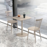 Table basse carrée moderne en fer pour usage commercial dans les cafés, salons de thé et salles d'accueil
