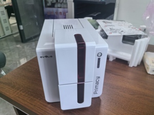 מדפסת כרטיסי זיהוי Evolis Primacy משופצת |   מכונת הדפסה לכרטיסי <span class=keywords><strong>PVC</strong></span> משומשת |   נבדק במלואו - Product Image 1
