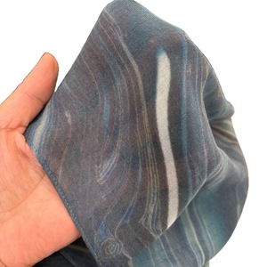 Écharpe en modal 100% doux imprimée double face effet aquarelle, qualité supérieure, respirante, divers motifs disponibles, pour femme musulmane - Grande Vente - Product Image 6