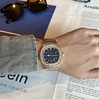 Nouvelle montre pour homme 2026, calendrier grenade, haut de gamme, décontractée, incrustée de diamants, simple, style rétro, mouvement à quartz