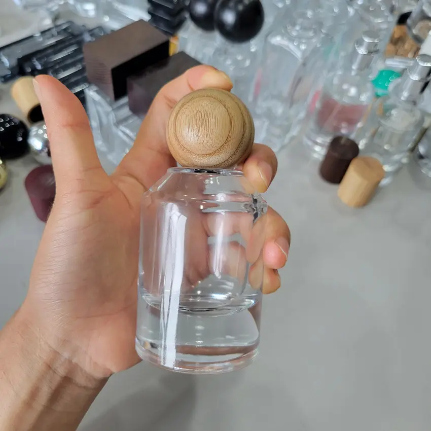 30ml 50ml 100ml透明高級ウッドキャップppボールキャップカスタムあなたのロゴ空のガラス香水瓶