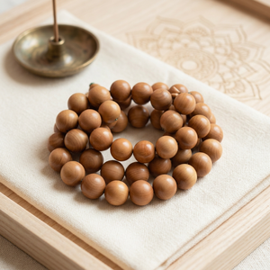 Tasbih de Sándalo al por Mayor/Mala de Oración Tespih Marca Riddhi Siddhi Origen Rajasthan Cuentas Naturales Marrón Oscuro Dorado Caja - Product Image 1