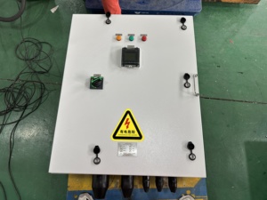 صندوق توصيل داخلي من الفولاذ المقاوم للصدأ ماركة CFD LD بدرجة حماية IP66، 10A-400A/400A-1250A، مع باب أمامي/خلفي ومدخل مرن محكم الإغلاق - Product Image 4