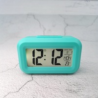 Jam Elektronik Mini Baru Jam Alarm Kecil Lucu Sederhana untuk Anak-anak Jam Meja Warna Permen Ringan Portabel