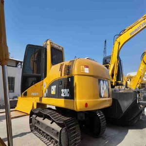 Excavatrice CAT 320CL d'occasion avec godet à roche pour la construction routière et les petits projets de carrière - Product Image 3