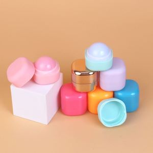 Baume à lèvres carré 4 couleurs, personnalisation du logo, hydratant et nourrissant, petite commande OEM - Product Image 1