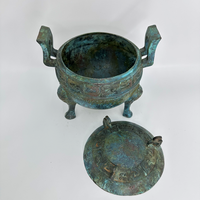 Vase rituel fait à la main en bronze avec couvercle traditionnel pour affichage culturel Article de collection