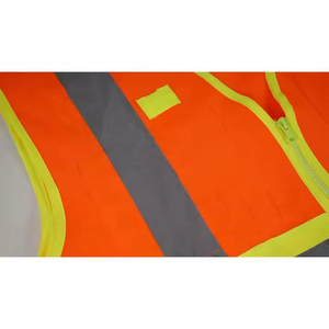 เสื้อกั๊กนิรภัยสะท้อนแสง ANSI Class 1 ระบายอากาศได้ดี สีและโลโก้ปรับแต่งได้ ได้รับการรับรองมาตรฐาน EN 20471 รองรับ OEM/ODM ไซส์ S-4XL - Product Image 1