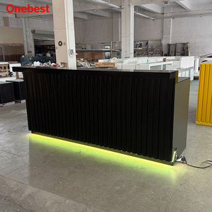 Bancone da <span class=keywords><strong>Bar</strong></span> in Pietra Artificiale Nera con Luci LED e Decorazioni in Lamiera Ondulata - Product Image 2