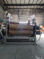 Machine à gaufrer les tuiles de toit en PVC Machine à rouleau à gaufrer les calendriers à deux rouleaux