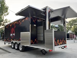 Carrito de Cepelinai Lituano con Dumplings de Patata Rellenos de Carne, Servidos con Crema Agria y Crujientes de Cerdo - Product Image 3