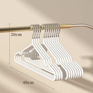 Cintres métalliques antidérapants Lavinia en gros, noirs et blancs, avec revêtement en PVC - Product Image 6