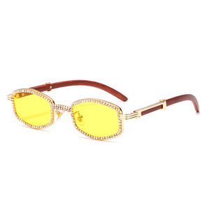 Nouvelles Lunettes de Soleil Rondes Vintage à Monture Diamantée, Branches Effet Bois, Verres Miroir, Mode Extérieure, Lunettes de Luxe pour Hommes - Product Image 3