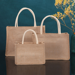 Sac fourre-tout en jute moyen personnalisé avec logo, poignée en corde de toile de jute naturelle, bandoulière, sac de transport réutilisable pour cadeaux et voyages quotidiens - Product Image 3