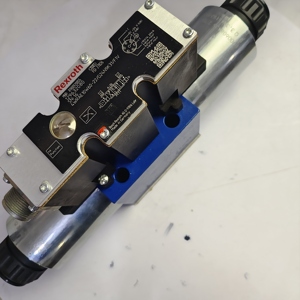 ตัวควบคุมทิศทางแบบสัดส่วน R900920055 4WRAE10W60-2X/G24N9K31/F1V - Product Image 2