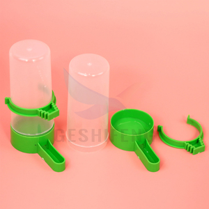 Alimentación y agua de doble uso PP pájaro paloma alimentador de alimentos <span class=keywords><strong>bebedero</strong></span> de agua para pájaros loro - Product Image 6