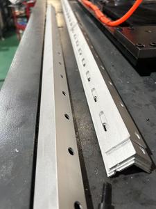 Machine de poinçonnage d'angle avec commande PLC, <span class=keywords><strong>moteur</strong></span> entraîné par <span class=keywords><strong>moteur</strong></span>, fonctions de poinçonnage et de découpe, équipement automatisé à haute efficacité - Product Image 2