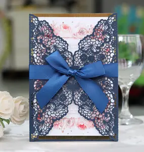 Motif de fleurs découpées au laser créer une carte d'invitation de mariage pour douche nuptiale billet d'invitation mariage