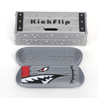 Vente en gros : Skateboard magnétique KickFlip pour doigts, jouets anti-stress portables EDC, jouets de décompression de poche en forme de carte à pousser