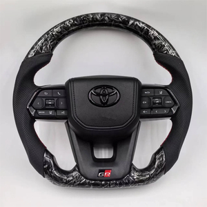 พวงมาลัยหนังคาร์บอนไฟเบอร์สำหรับ LC300 Camry Corolla Fortuner HIACE Supra GR MARK X Land Cruiser