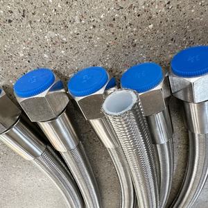 SAE100 R14 고통력 고압 스테인리스 스틸 SS304 PTFE 브레이디드 호스 고무 외피 연료 시스템 ISO 9001 인증 - Product Image 1