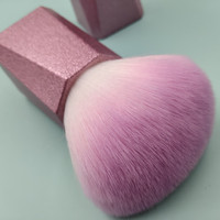 Brosse de nettoyage pour cheveux et ongles, manche en plastique rose mat, en nylon souple, à poils ondulés, pour manucure, commande en gros mixte, prête à l'emploi (RTS)