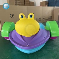 Bateau à pédales en plastique PE pour enfants, idéal pour parcs aquatiques et jeux, pédalo manuel pour piscine – Vente directe