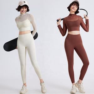 ملابس علوية قصيرة للنساء 2 في 1 شبكية بأكمام طويلة مع حمالة صدر رياضية مدمجة قمصان رياضية مطاطية للصالات الرياضية - Product Image 6