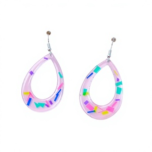 Parure de Boucles d'Oreilles Exclusives pour Femme 2026, Plaqué Or, en Résine, Design Superbe et Tendance avec Perles et Diamants, Idéale pour les Fêtes - Product Image 4