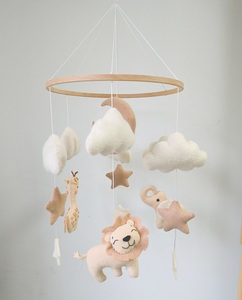 Vivaio nordico Unisex forniture per campanello letto appeso su misura animali realistici in feltro Safari elefante Baby cellulari - Product Image 4