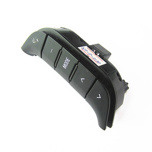 Mitsubishi <b>Steering</b> <b>Wheel</b> <b>Switch</b> Multi Function Cruise Control Audio Buttons Part Number CD 2130 - Product Image 4