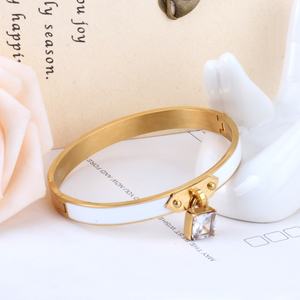 Bracelet jonc unique en forme de chaîne, plaqué or, en acier inoxydable - Product Image 4