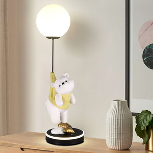 Moderna Lampada Elettrica a Forma di Orso Polare in Resina per Decorazione di Soggiorno, Scrivania e Vetrinetta del Vino - Product Image 4