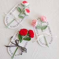 Buket Mawar Rajutan Tangan dari Wol, Hasil Akhir Kreatif, Souvenir Pernikahan, Hiasan Tangan, Bunga Kepang, Hadiah Hari Valentine