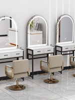 Miroir de salon LED arqué avec halo, cadre doré, base de table blanche, commande tactile, station de coiffure, vente en gros