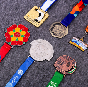Médailles sportives personnalisées directement de l'usine, conception artistique gratuite, alliage de zinc, médaille 3D dorée pour la course à pied, le taekwondo, le pickleball, la <span class=keywords><strong>natation</strong></span>, médaille en métal - Product Image 1