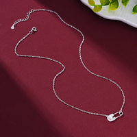 Collier de conception d'aiguille en argent pur 925 en gros d'usine, article en or plaqué rhodium, collier pendentif en argent 925 pour filles