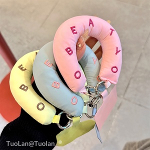 Bolso de Mano en Forma de C, Hecho a Mano, con Letras Bordadas y Diseño a Cuadros en Contraste de Color, Estilo Coreano, Popular en Internet - Product Image 4