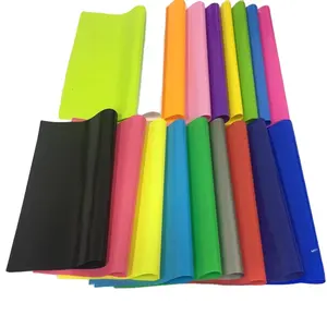 Pabrik terkemuka PVC film produsen warna-warni PVC calendering film untuk pembuatan jas hujan