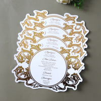 Cartes de menu de mariage en carton blanc feuille d'or de forme unique personnalisées avec texte d'estampage en or pour décoration de table