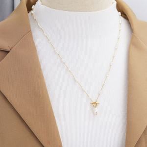 Collar de Perlas OT Chapado en Oro de 18k, de Acero Inoxidable, Resistente al Agua y al Deslustre, con Logotipo Personalizado para Mujer - Product Image 4