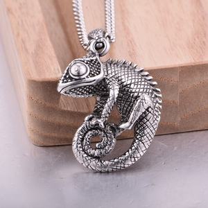 Collares de Camaleón con Diseño Único, Collares Largos Unisex con Forma de Lagarto, Joyería de Acero Inoxidable 316L para Hombre - Product Image 2