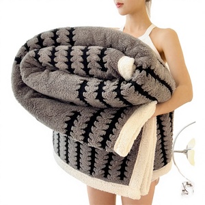Manta de terciopelo jacquard de poliéster catiónico engrosado teñida con hilo, chal de forro polar coral, moderna, para todas las estaciones, invierno, ropa de cama cuadrada - Product Image 2