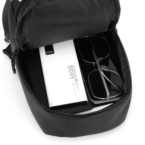 Bolso de Pecho Estilo Coreano para Hombre, Bolso Bandolera Pequeño, Material Recubierto, Color Negro, Gris, Verde, Azul, para Uso Diario, Verano 2025 - Product Image 5