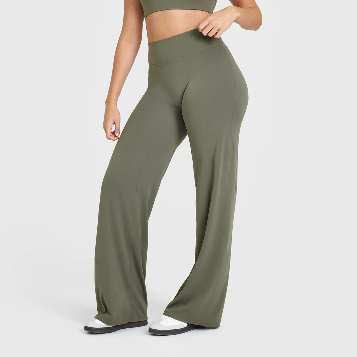 สีกากีเข้ม