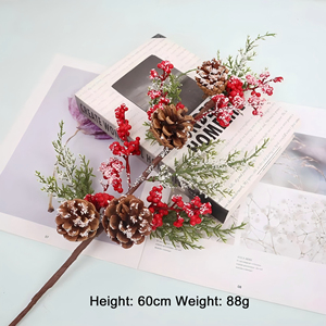 Usine En Gros Rouge Artificielle Décor <span class=keywords><strong>De</strong></span> Noël Fruits Cônes <span class=keywords><strong>De</strong></span> Pin Couronnes Rotin Arbres Fenêtre Scènes pour Centres Commerciaux Hôtels - Product Image 2