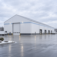 Grand entrepôt frigorifique en acier avec panneaux isolants PIR/PU, portes larges et contrôle de la température